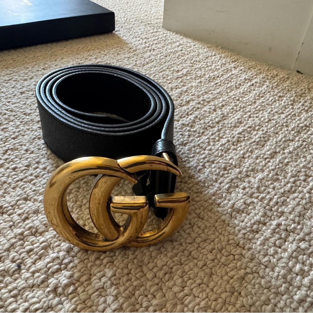 Gucci Black Leather Belt with Gold GG Buckle